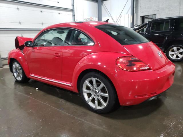 3VWJP7AT6DM620613 - 2013 VOLKSWAGEN BEETLE RED photo 2