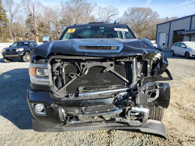 1GT12SEY0KF156936 - 2019 GMC SIERRA K2500 DENALI BLACK photo 5