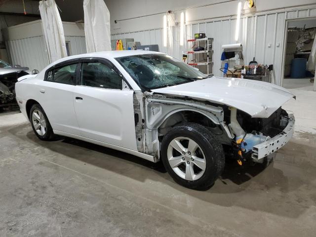 2C3CDXBG5EH197680 - 2014 DODGE CHARGER SE WHITE photo 4