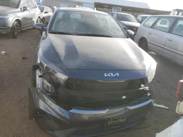 3KPF24AD7PE527676 - 2023 KIA FORTE LX GRAY photo 5