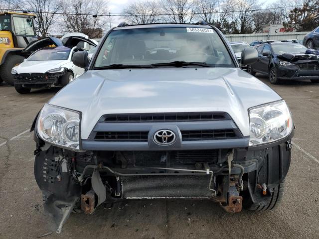 JTEBT14R648010081 - 2004 TOYOTA 4RUNNER SR5 CHARCOAL photo 5