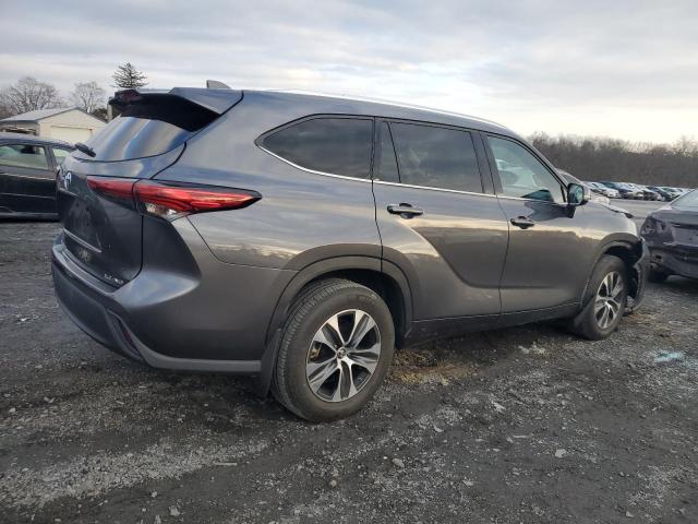 5TDGZRBH4MS072687 - 2021 TOYOTA HIGHLANDER XLE CHARCOAL photo 3