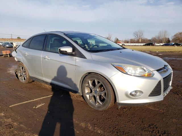 1FADP3F23EL120488 - 2014 FORD FOCUS SE SILVER photo 4