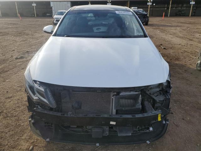 5XXGU4L10LG405485 - 2020 KIA OPTIMA EX WHITE photo 5