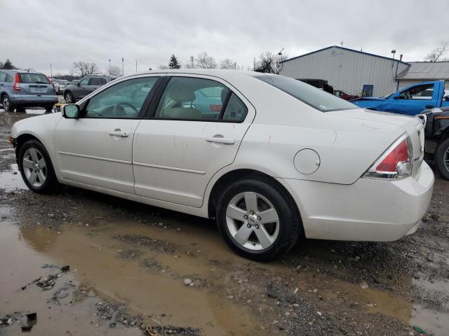 3FAHP07Z19R116927 - 2009 FORD FUSION SE WHITE photo 2