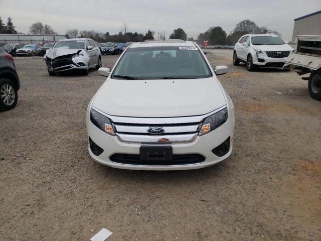 3FAHP0HA8CR429960 - 2012 FORD FUSION SE WHITE photo 5