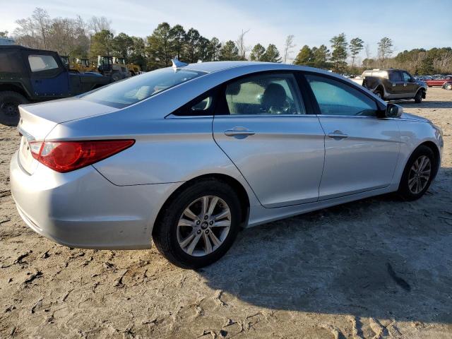 5NPEB4AC7BH142688 - 2011 HYUNDAI SONATA GLS SILVER photo 3