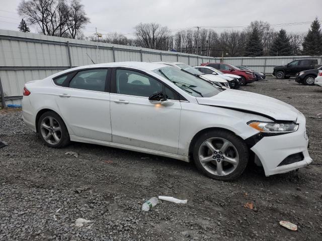 3FA6P0H78GR177807 - 2016 FORD FUSION SE WHITE photo 4