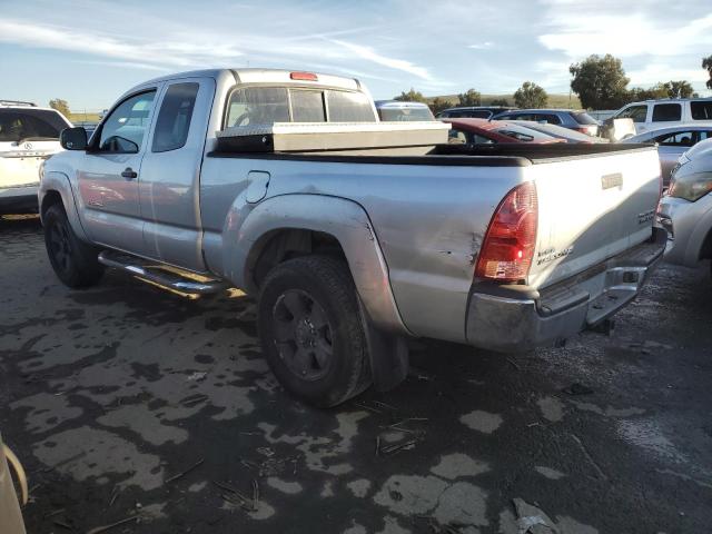 5TETU62N16Z210953 - 2006 TOYOTA TACOMA PRERUNNER ACCESS CAB SILVER photo 2