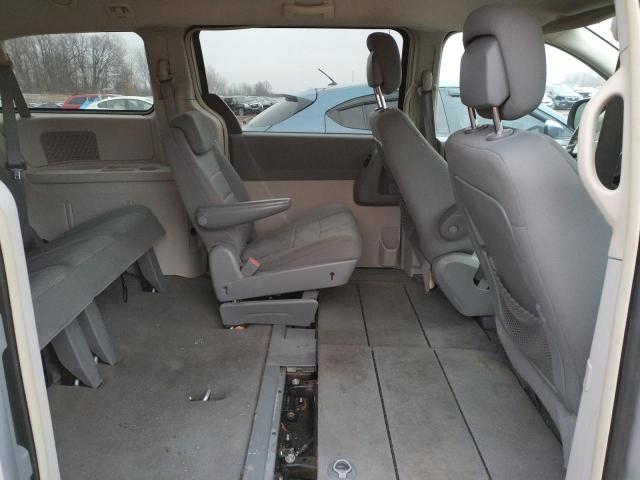 2A4RR5DX5AR340330 - 2010 CHRYSLER TOWN & COU TOURING 银色 照片 11