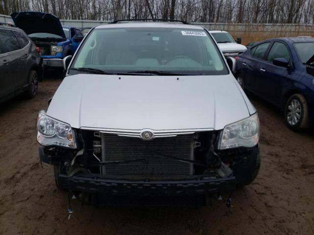 2A8HR54199R649915 - 2009 CHRYSLER TOWN & COU TOURING ვერცხლისფერი ფოტო 5