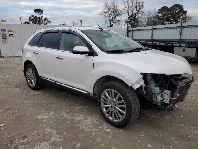 2LMDJ6JK5DBL22736 - 2013 LINCOLN MKX WHITE photo 4