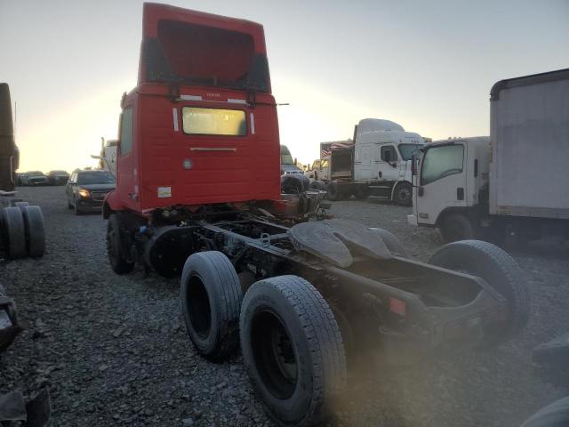 4V4WC9EG8LN225371 - 2020 VOLVO VNR RED photo 3