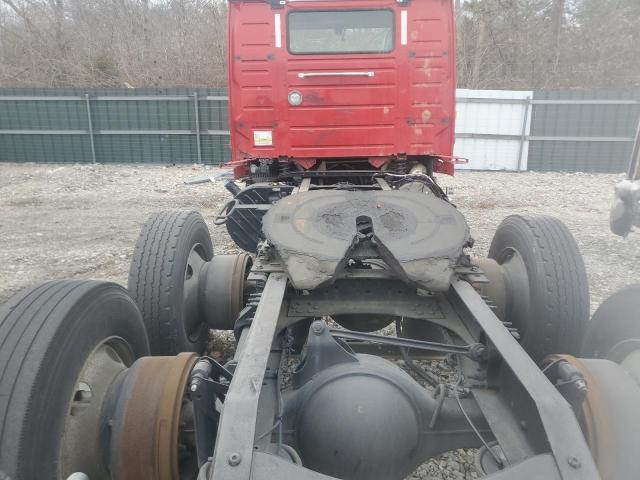 4V4WC9EG5MN271032 - 2021 VOLVO VNR RED photo 6