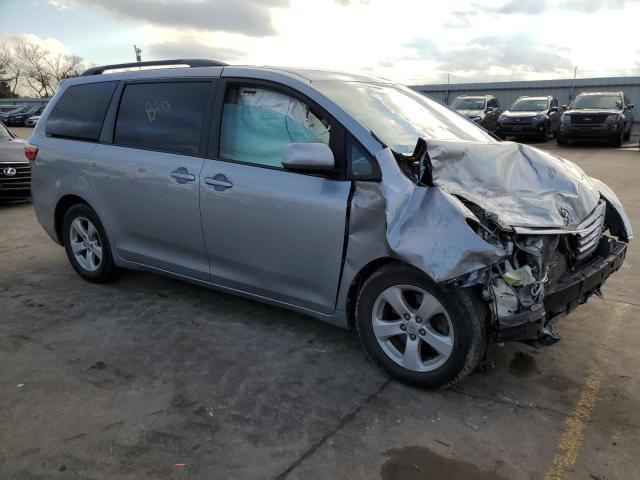 5TDKK3DCXFS586446 - 2015 TOYOTA SIENNA LE SILVER photo 4