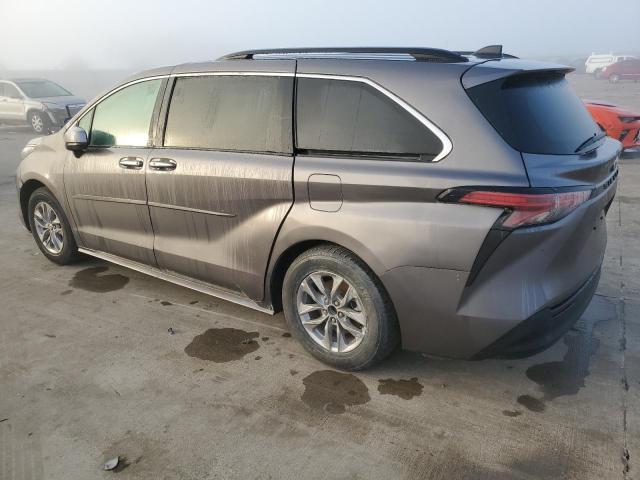 5TDYRKEC8NS114940 - 2022 TOYOTA SIENNA XLE GRAY photo 2