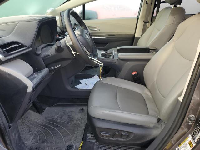 5TDYRKEC8NS114940 - 2022 TOYOTA SIENNA XLE GRAY photo 7