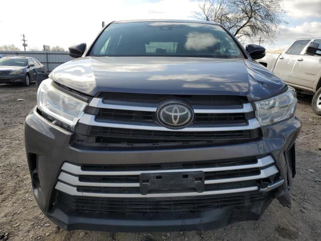 5TDZARFH2JS035658 - 2018 TOYOTA HIGHLANDER LE GRAY photo 5