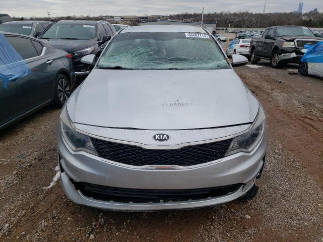 5XXGT4L3XJG179537 - 2018 KIA OPTIMA LX SILVER photo 5