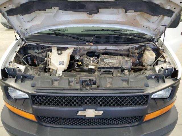 1GCWGAFGXH1142961 - 2017 CHEVROLET EXPRESS G2 WHITE photo 12