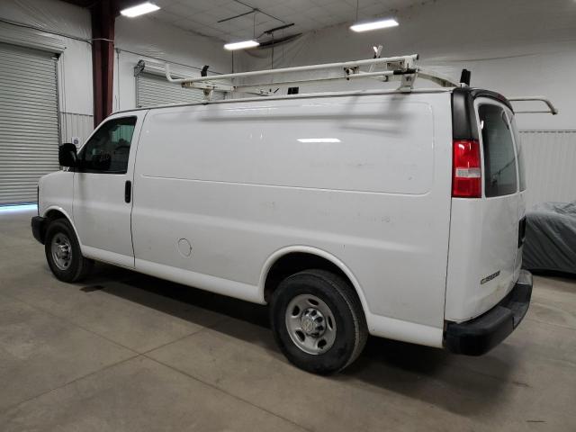 1GCWGAFGXH1142961 - 2017 CHEVROLET EXPRESS G2 WHITE photo 2