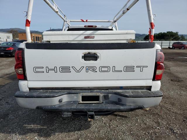 1GCHC24U46E285476 - 2006 CHEVROLET SILVERADO C2500 HEAVY DUTY WHITE photo 6