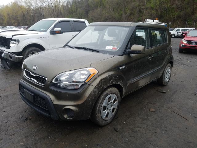 KNDJT2A5XD7561336 - 2013 KIA SOUL  photo 2