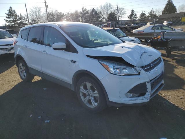 1FMCU9GX2GUC61279 - 2016 FORD ESCAPE SE WHITE photo 4