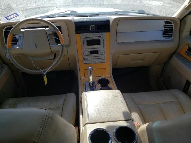 5LMFU275X8LJ09418 - 2008 LINCOLN NAVIGATOR თეთრი ფოტო 8