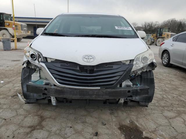 5TDKK3DC3BS063893 - 2011 TOYOTA SIENNA LE WHITE photo 5