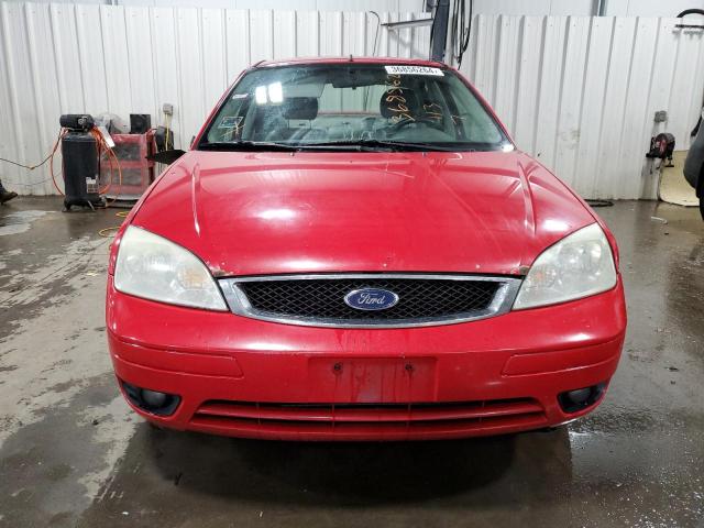 1FAFP34N15W300153 - 2005 FORD FOCUS ZX4 RED photo 5