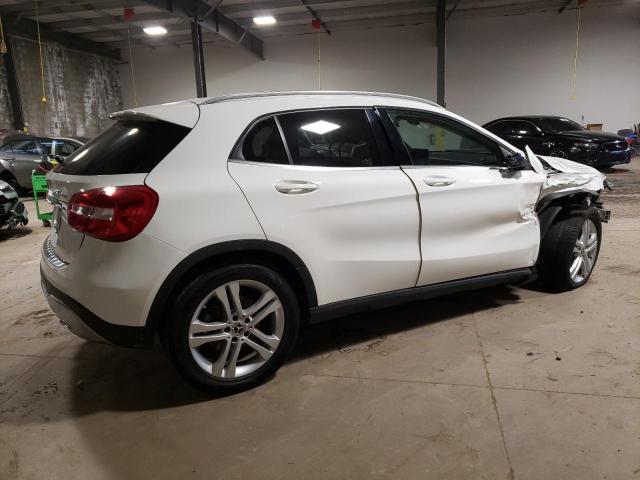 WDCTG4GB8JJ507063 - 2018 MERCEDES-BENZ GLA 250 4MATIC WHITE photo 3