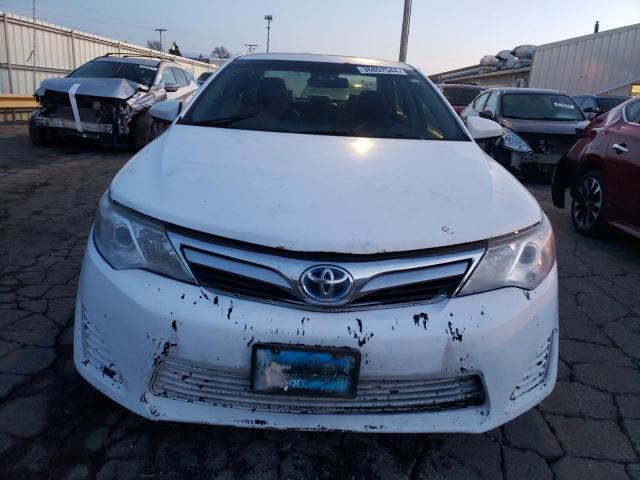 4T1BD1FK6DU079907 - 2013 TOYOTA CAMRY HYBRID WHITE photo 5