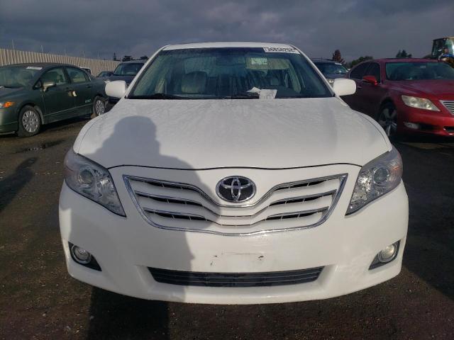 4T1BK3EK1AU607660 - 2010 TOYOTA CAMRY SE WHITE photo 5