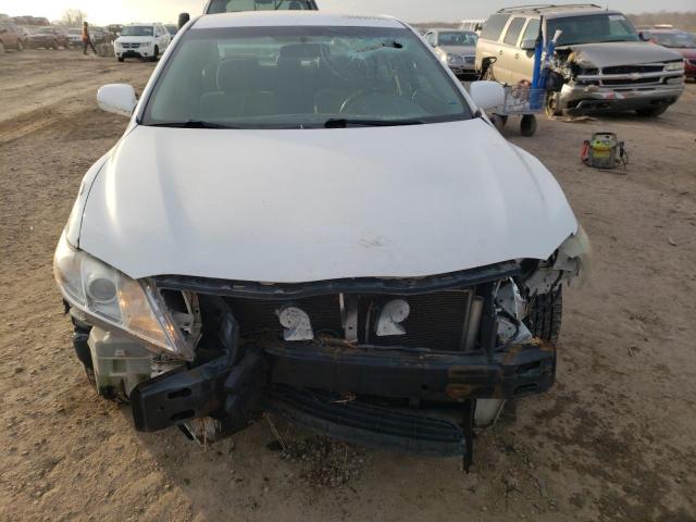 4T1BE46K89U825697 - 2009 TOYOTA CAMRY BASE WHITE photo 5