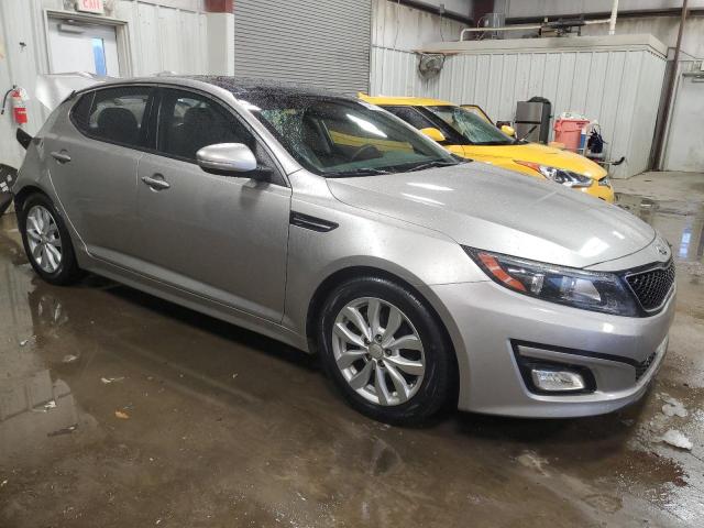 5XXGN4A77FG365849 - 2015 KIA OPTIMA EX WHITE photo 4