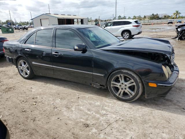 WDBJF65J02B484989 - 2002 MERCEDES-BENZ E 320 BLACK photo 4