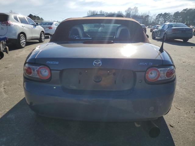 JM1NC25F460101511 - 2006 MAZDA MX-5 MIATA BLUE photo 6