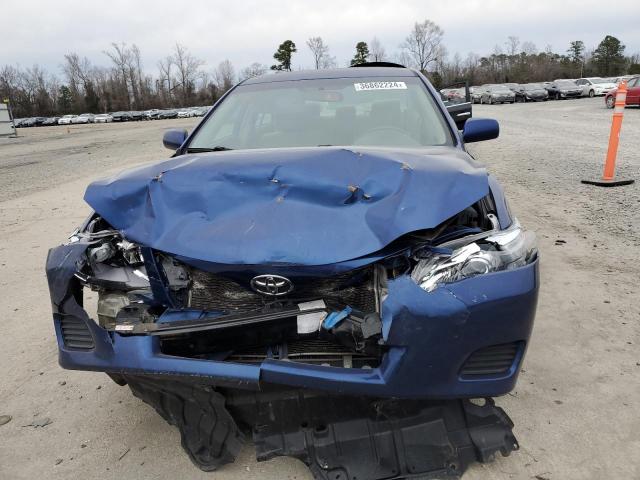 4T1BF3EK7BU692848 - 2011 TOYOTA CAMRY BASE BLUE photo 5