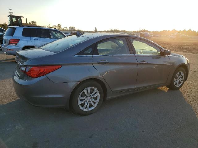 5NPEB4AC5CH442828 - 2012 HYUNDAI SONATA GLS GRAY photo 3