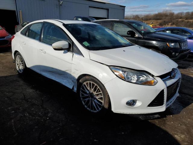 1FAHP3H29CL370698 - 2012 FORD FOCUS SEL WHITE photo 4