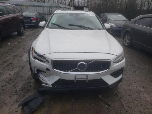 YV4102WK4M1074673 - 2021 VOLVO V60 CROSS T5 MOMENTUM WHITE photo 5