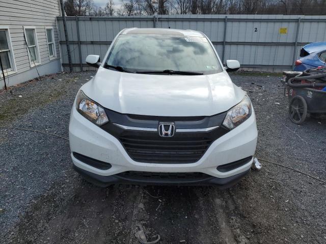 3CZRU6H32HM105204 - 2017 HONDA HR-V LX WHITE photo 5