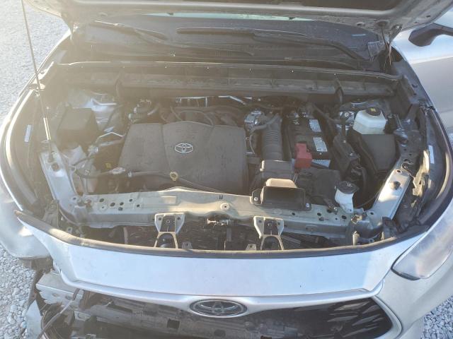 5TDGZRBH7NS565426 - 2022 TOYOTA HIGHLANDER XLE SILVER photo 12
