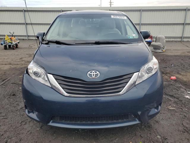 5TDKK3DC9BS069441 - 2011 TOYOTA SIENNA LE BLUE photo 5