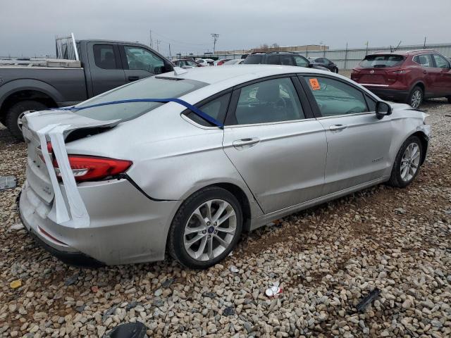 3FA6P0LU6KR265440 - 2019 FORD FUSION SE SILVER photo 3