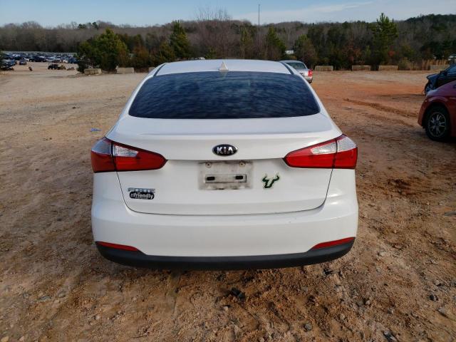 KNAFK4A60G5504184 - 2016 KIA FORTE LX WHITE photo 6