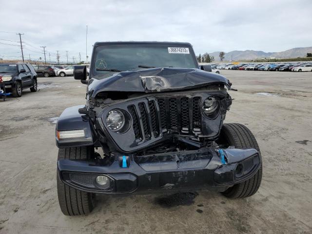 1C4JJXP68MW686134 - 2021 JEEP WRANGLER U SAHARA 4XE BLACK photo 5