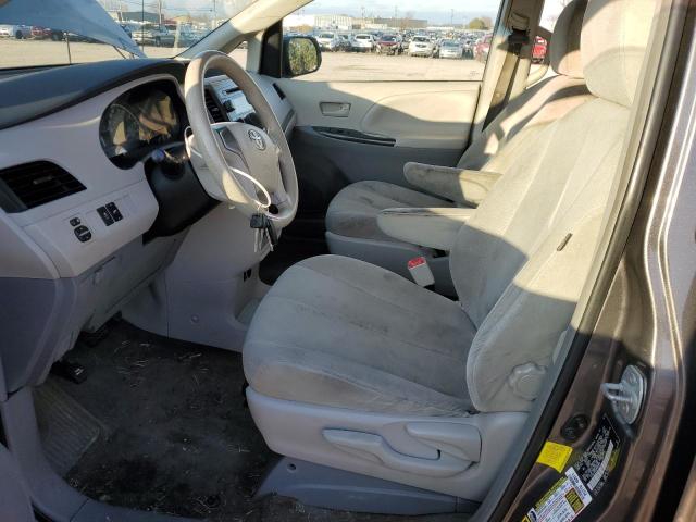 5TDZK3DC0DS309882 - 2013 TOYOTA SIENNA GRAY photo 7