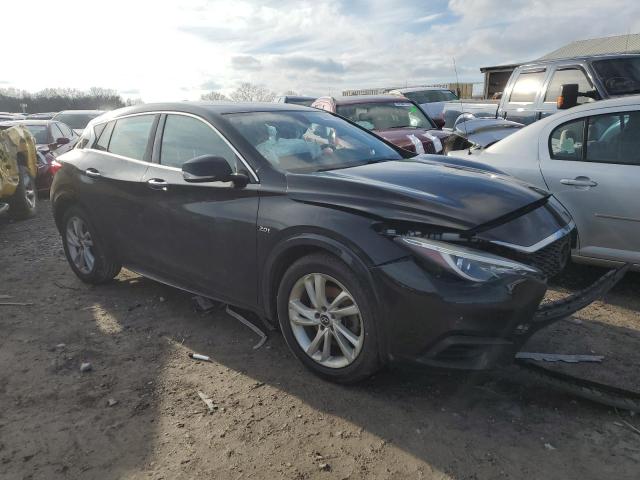 SJKCH5CP2JA057613 - 2018 INFINITI QX30 BASE Schwarz Foto 4